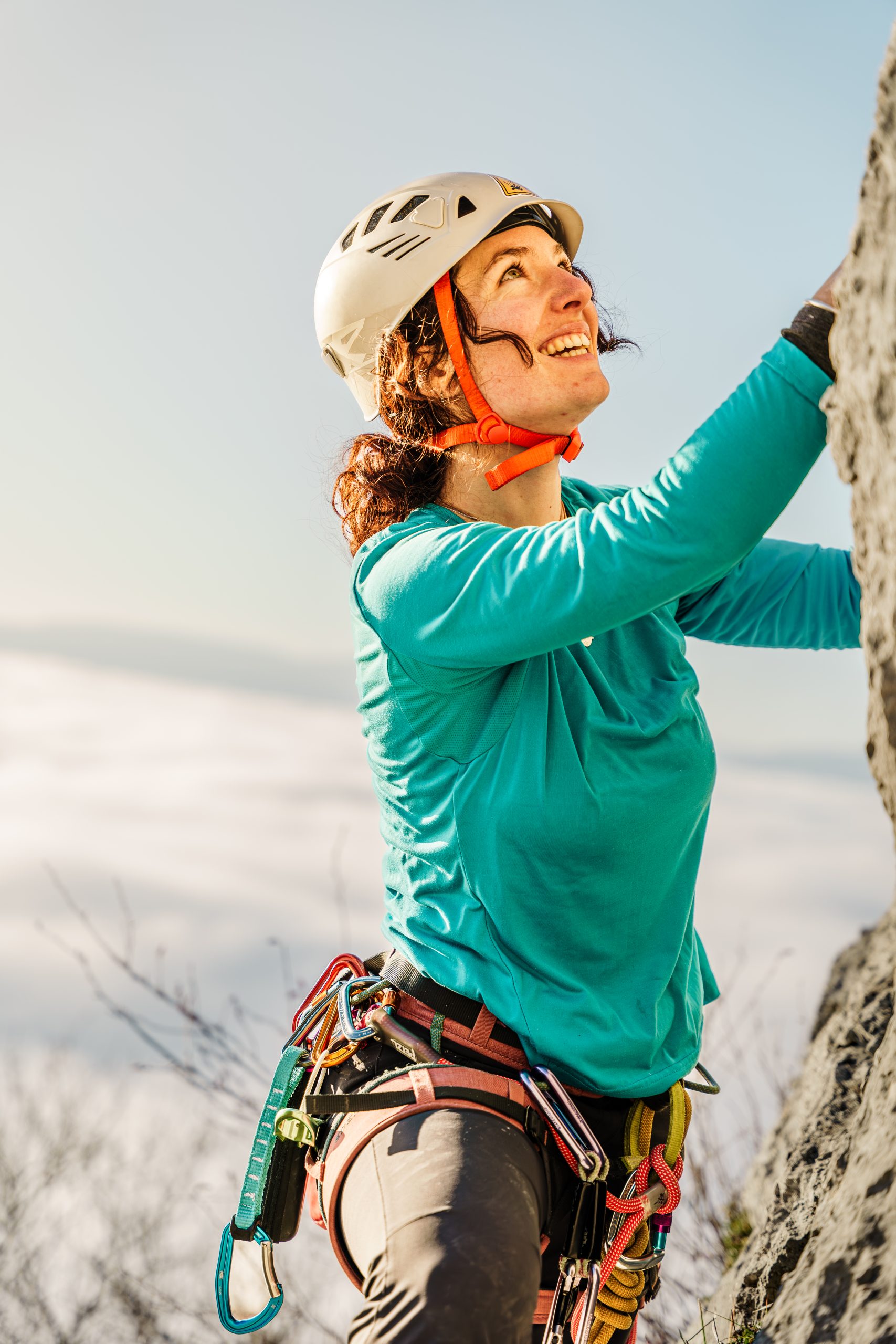 Marie Grimpe Regard Facade Casque Baudrier Escalade Falaise Chindrieux Lac Du Bourget La Chambotte Scaled
