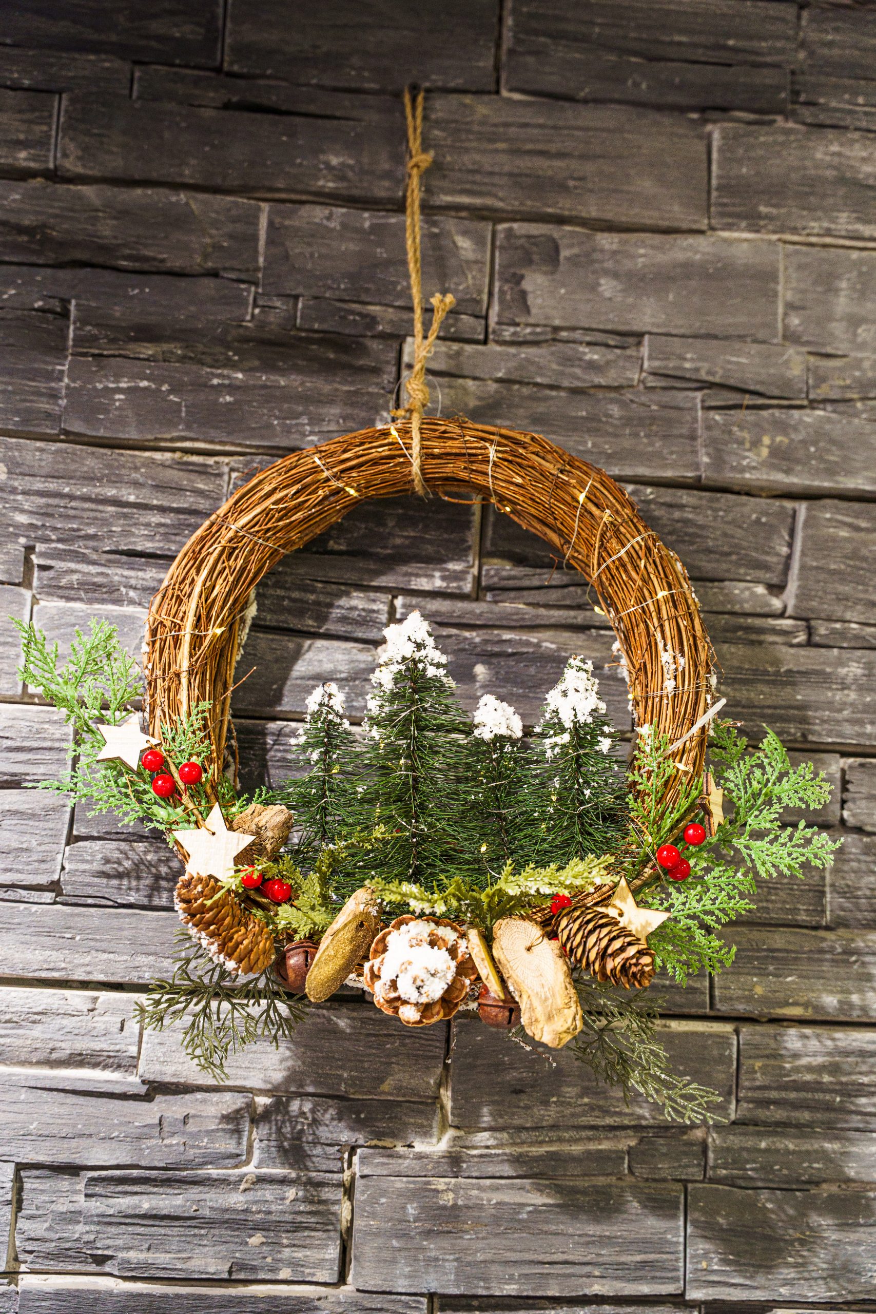 Cercle Fleurs Noel Decoration Fleuriste Fleurazur Faverges Entreprise Scaled