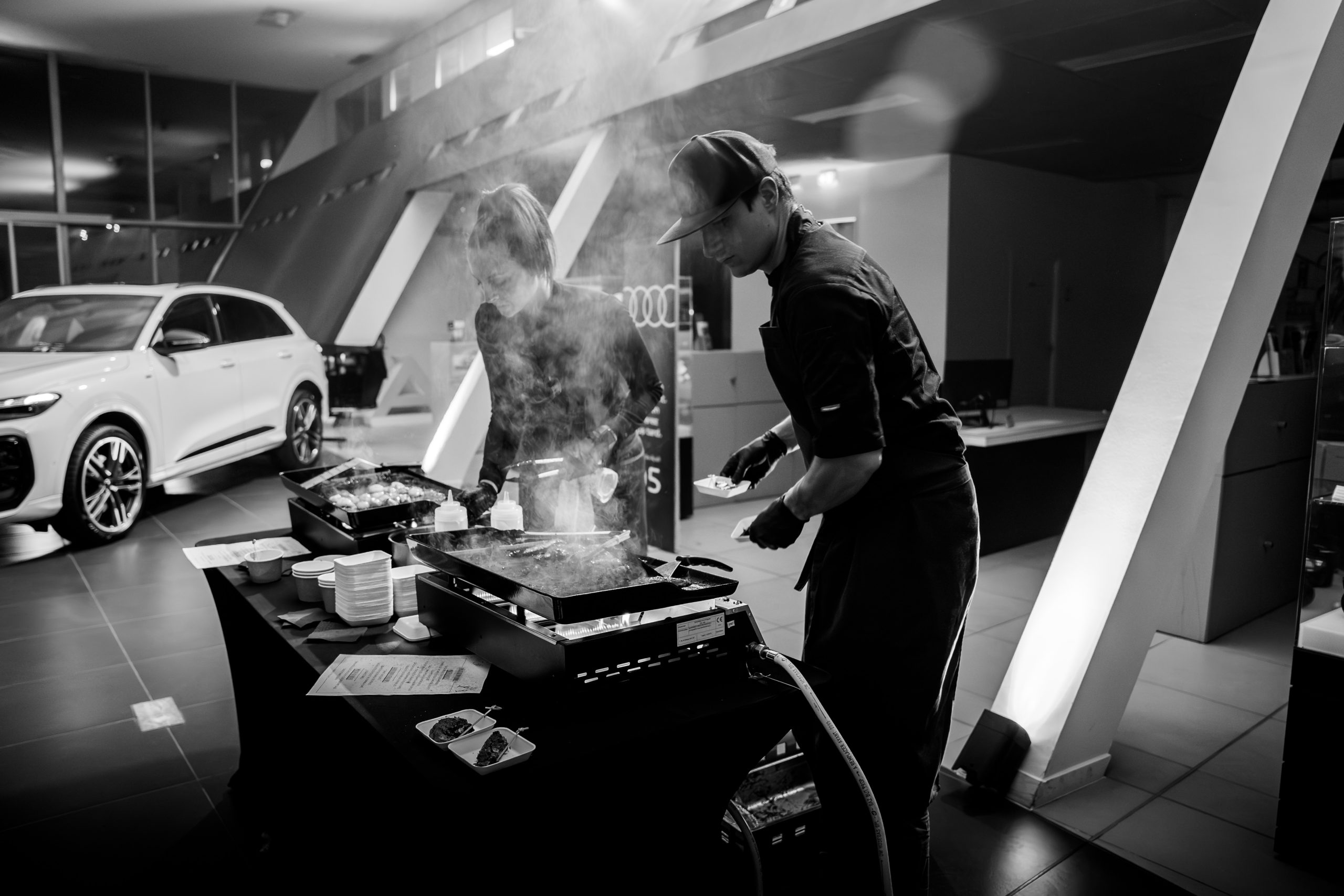 Cuisinier Buffet Chaud Showroom Voiture Inauguration Audi Q3 Annemasse Groupe Jeanlain Lcphotographie Scaled