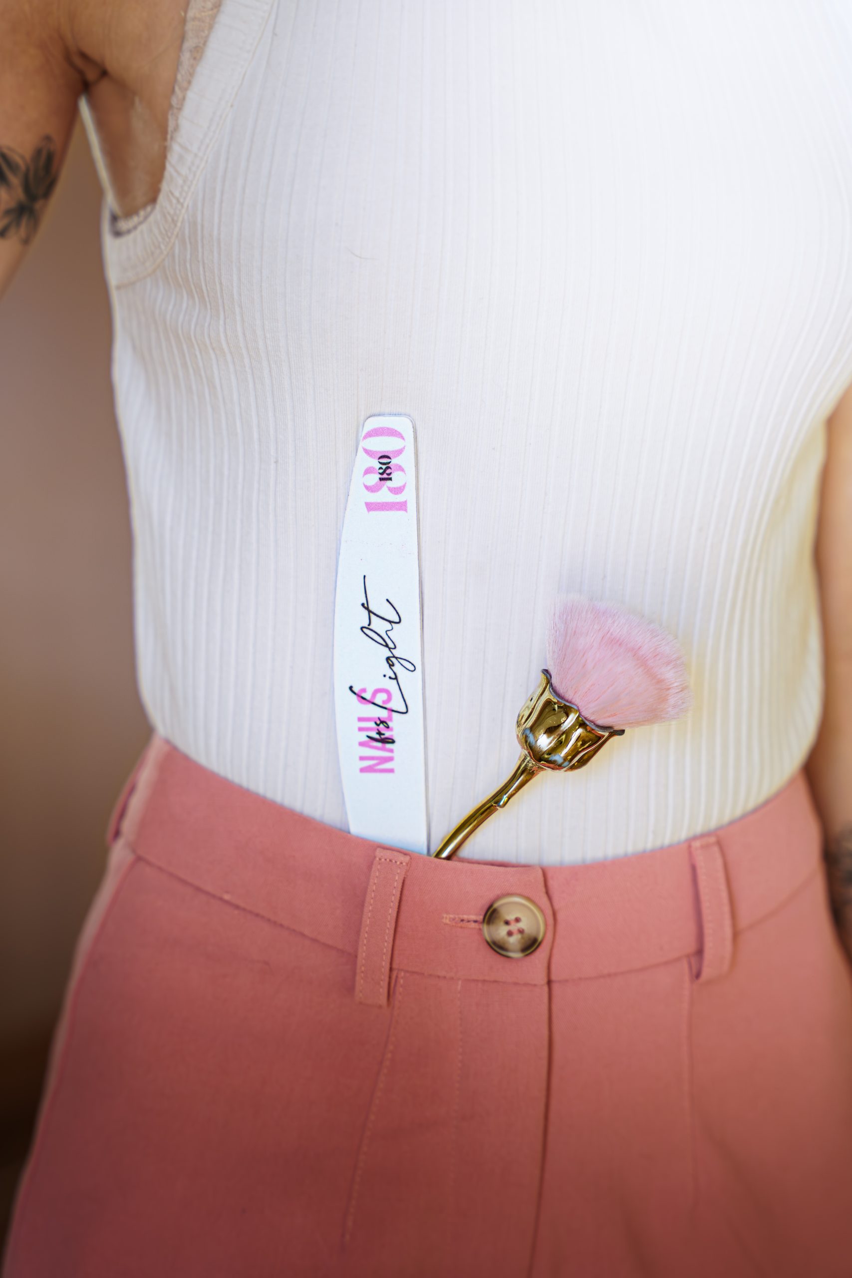 Packshot Produit Entreprise Outils Ceinture Carla Beauty Haven Prothesiste Ongulaire Annecy Scaled