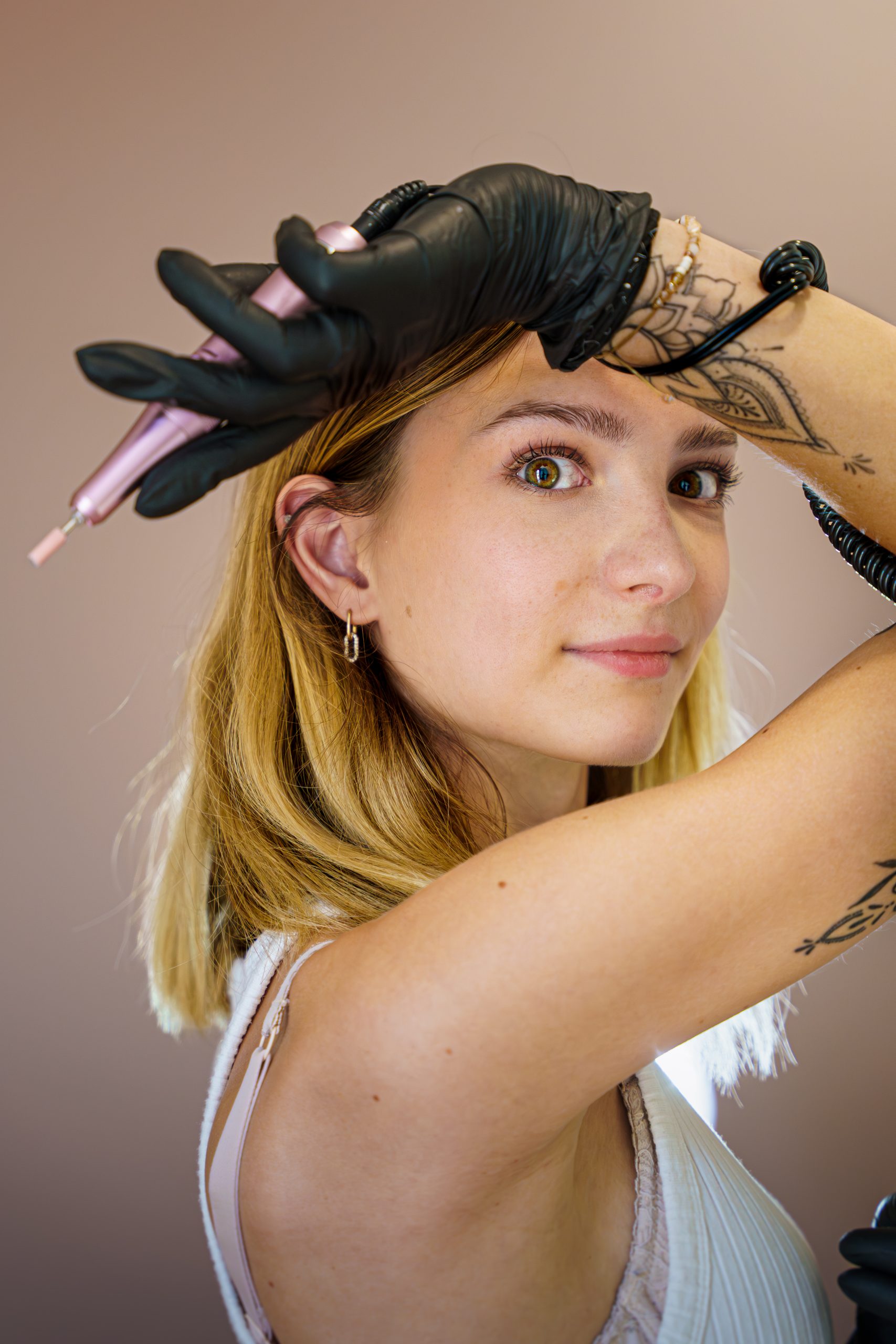 Portrait Ponceuse Carla Beauty Haven Prothesiste Ongulaire Annecy Scaled