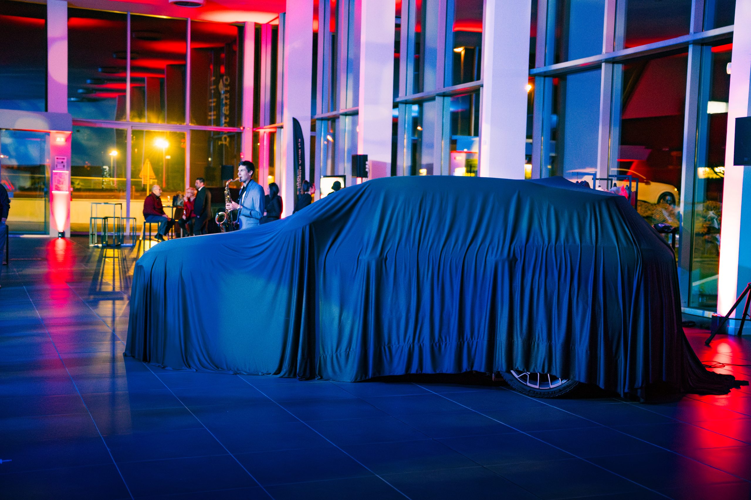 Showroom Voiture Bache Inauguration Audi Q3 Annemasse Groupe Jeanlain Lcphotographie Scaled